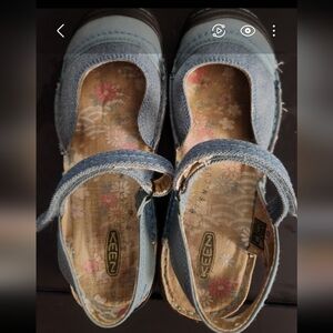 Keen Kush denim blue mary jane Velcro sandal, size 8